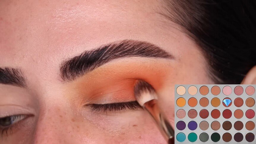 women using eyeshadow palette by morphe